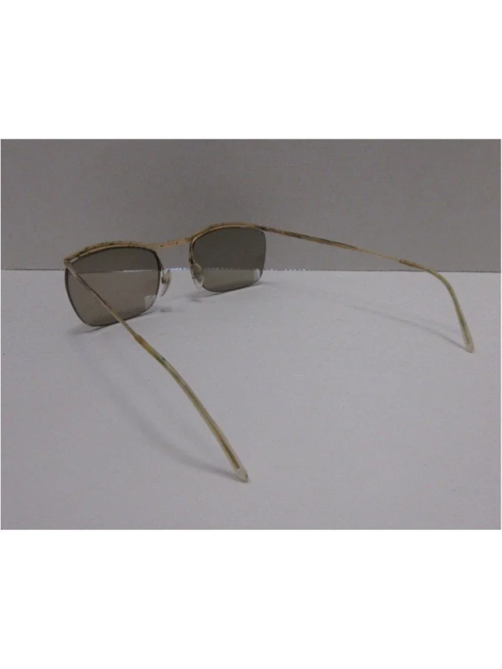 VINTAGE Sunglasses Men Rectangular Aviator Pilot Wire Frame w/ Case